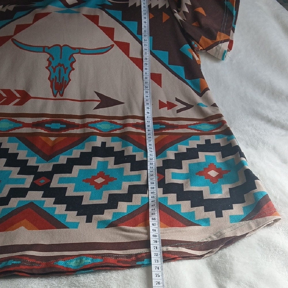Tribal Print Short Sleeve Blouse - Picture 7 of 7